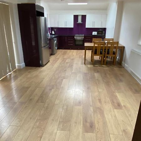 Big Room Rusholme With Tv And Private Bathroom-Parking&Wifi Manchester Buitenkant foto