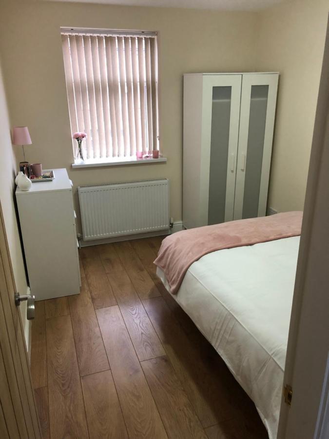 Big Room Rusholme With Tv And Private Bathroom-Parking&Wifi Manchester Buitenkant foto