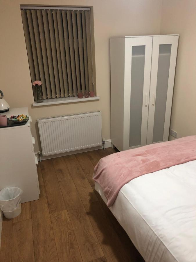 Big Room Rusholme With Tv And Private Bathroom-Parking&Wifi Manchester Buitenkant foto