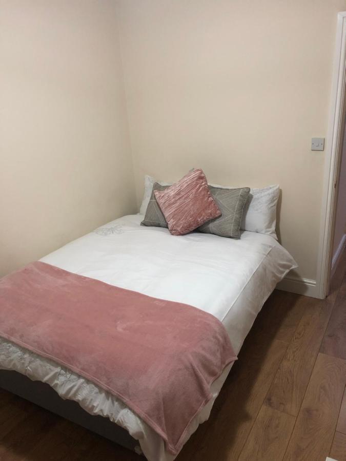 Big Room Rusholme With Tv And Private Bathroom-Parking&Wifi Manchester Buitenkant foto