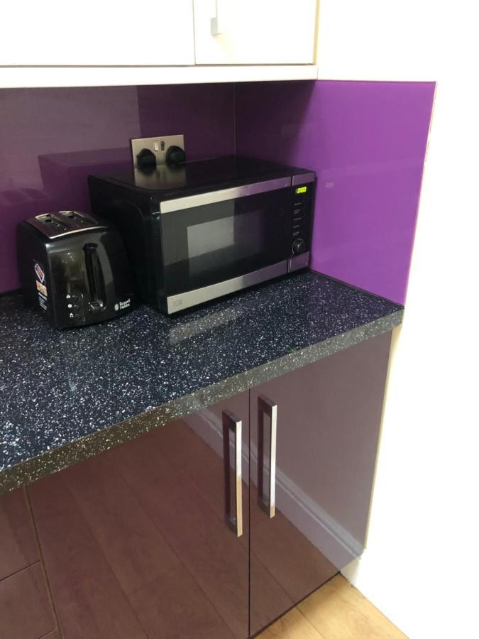 Big Room Rusholme With Tv And Private Bathroom-Parking&Wifi Manchester Buitenkant foto
