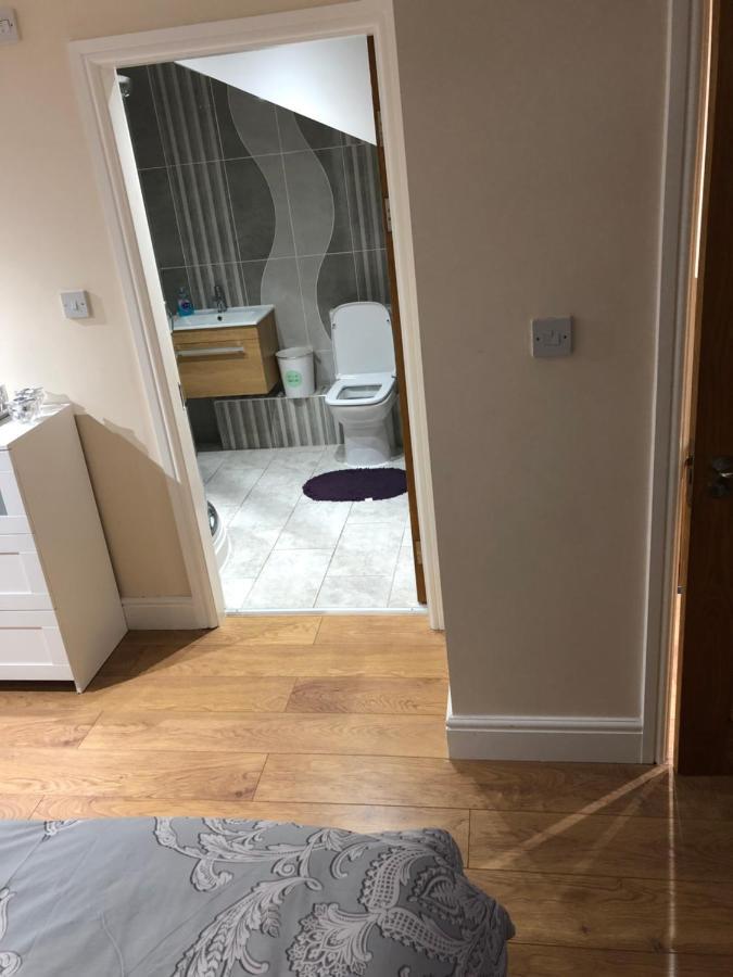 Big Room Rusholme With Tv And Private Bathroom-Parking&Wifi Manchester Buitenkant foto