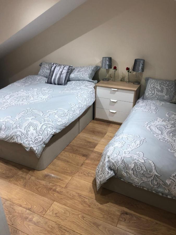 Big Room Rusholme With Tv And Private Bathroom-Parking&Wifi Manchester Buitenkant foto