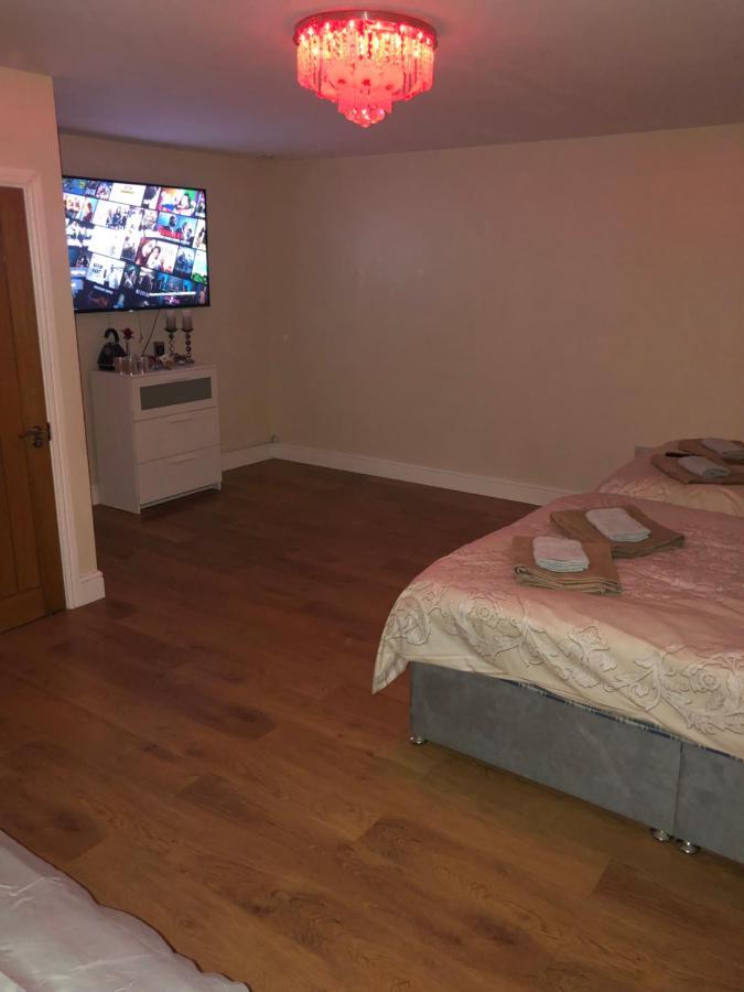 Big Room Rusholme With Tv And Private Bathroom-Parking&Wifi Manchester Buitenkant foto