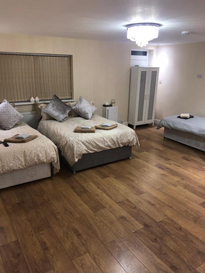 Big Room Rusholme With Tv And Private Bathroom-Parking&Wifi Manchester Buitenkant foto