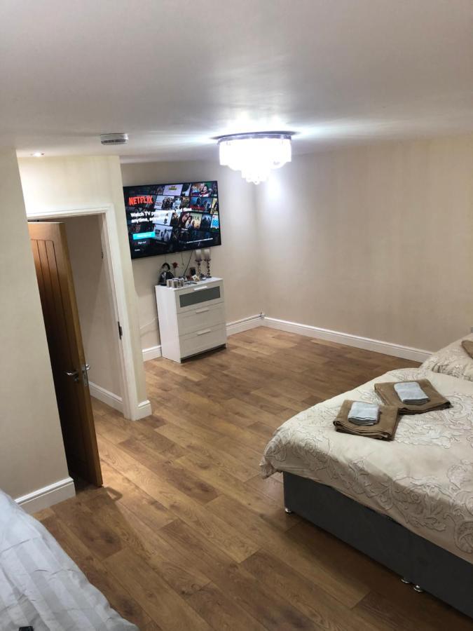 Big Room Rusholme With Tv And Private Bathroom-Parking&Wifi Manchester Buitenkant foto