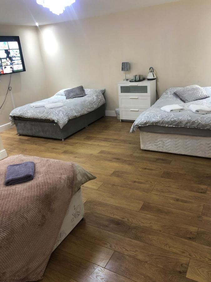Big Room Rusholme With Tv And Private Bathroom-Parking&Wifi Manchester Buitenkant foto
