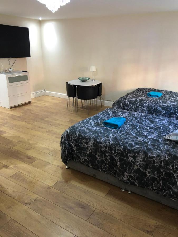 Big Room Rusholme With Tv And Private Bathroom-Parking&Wifi Manchester Buitenkant foto