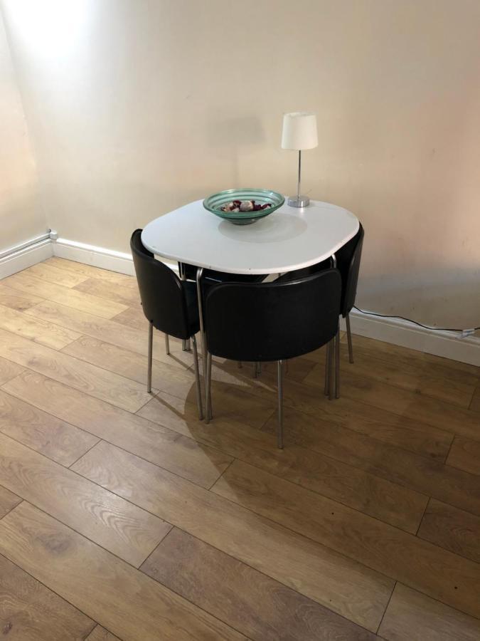 Big Room Rusholme With Tv And Private Bathroom-Parking&Wifi Manchester Buitenkant foto