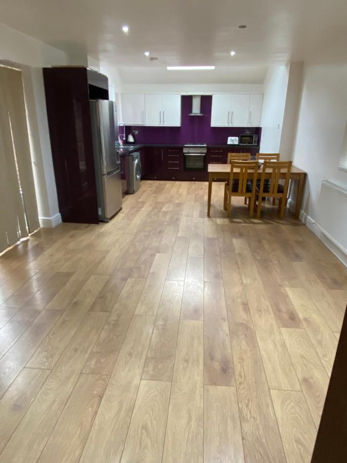 Big Room Rusholme With Tv And Private Bathroom-Parking&Wifi Manchester Buitenkant foto