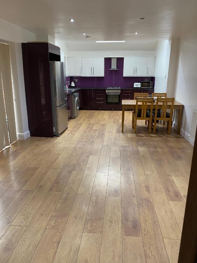 Big Room Rusholme With Tv And Private Bathroom-Parking&Wifi Manchester Buitenkant foto