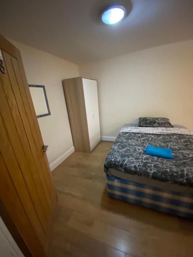 Big Room Rusholme With Tv And Private Bathroom-Parking&Wifi Manchester Buitenkant foto